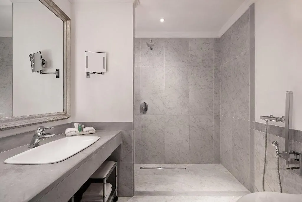 Room, The Westin Palace Milan, Milan