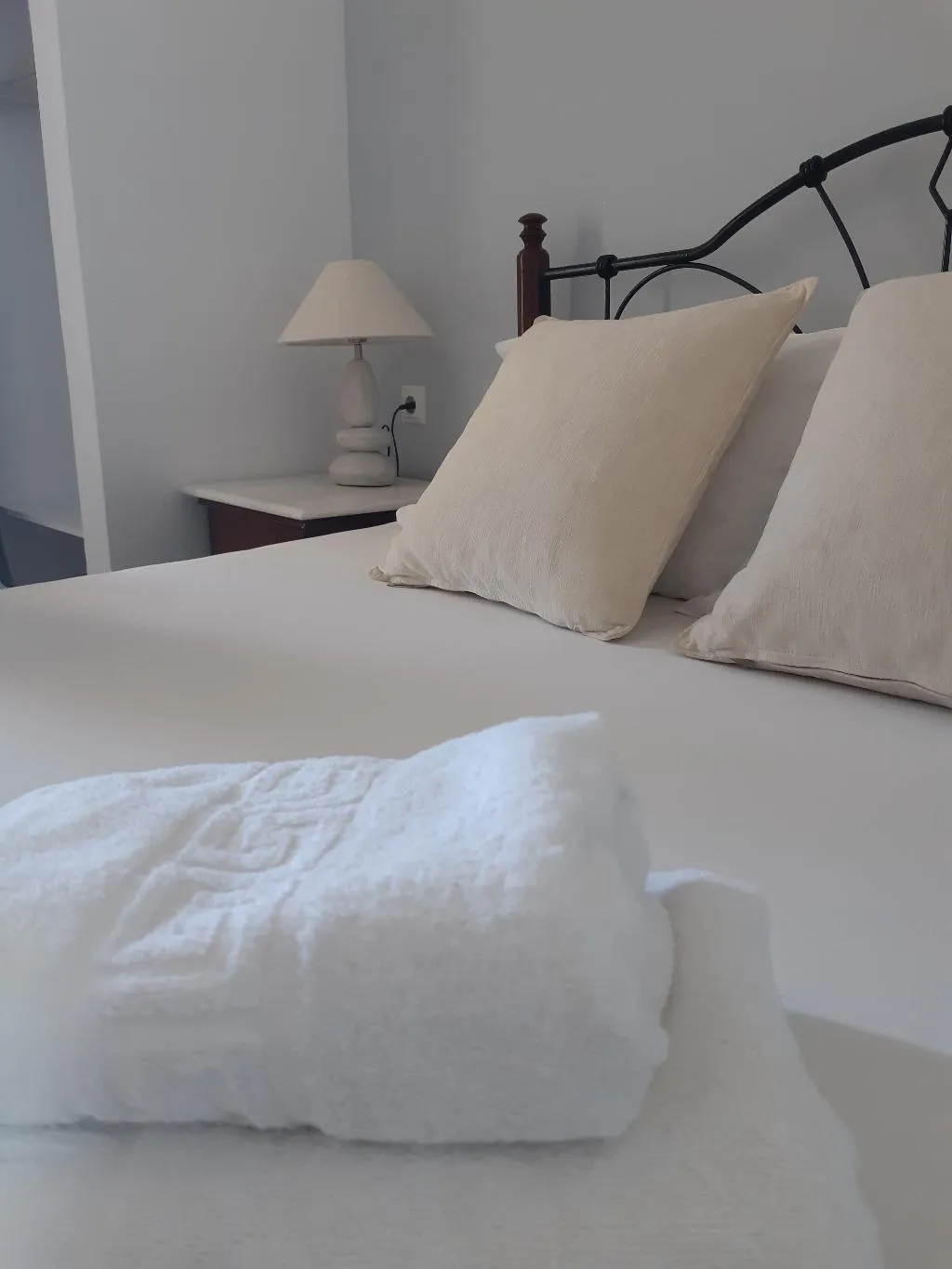Double or Twin STANDARD Room, Emmanuela Studios, Santorini