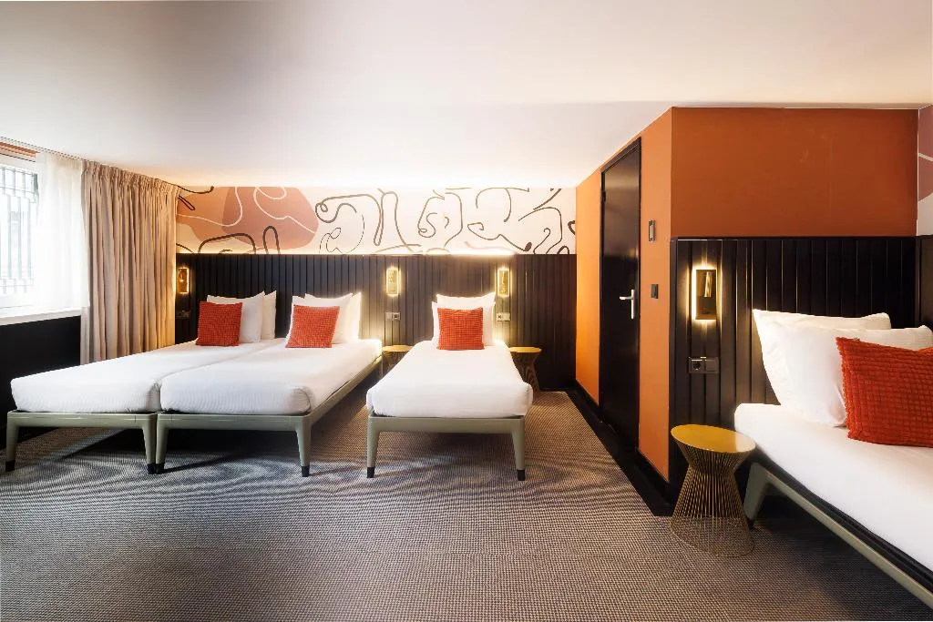 QUADRUPLE STANDARD Room, Huygens Place, Amsterdam