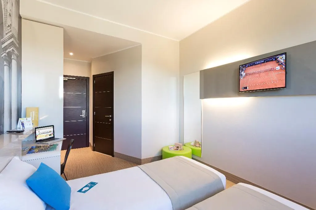 TWIN Accessible Room, B&B Hotel Milano Cenisio Garibaldi, Milan