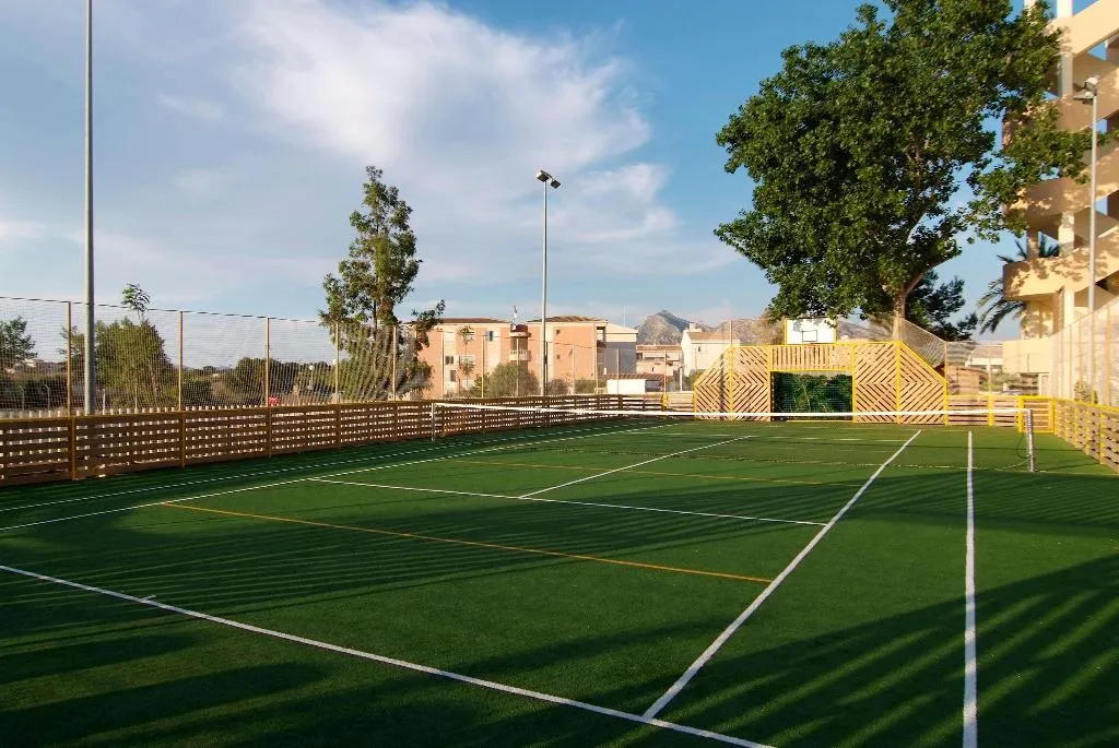 Sports and Entertainment, Zafiro Tropic, Majorca