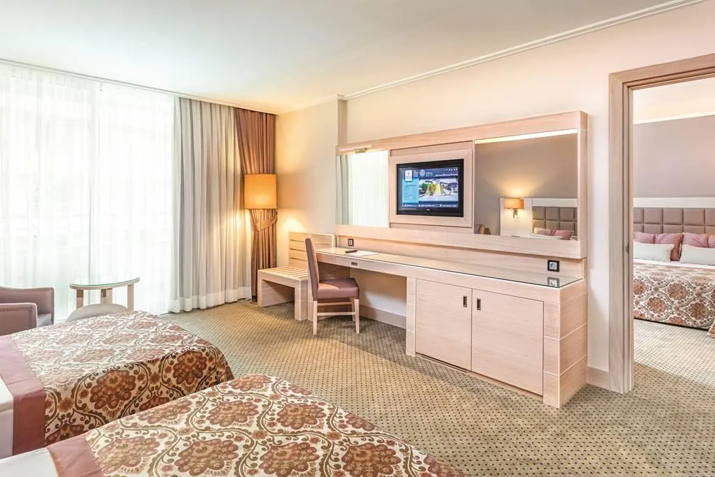 FAMILY ROOM STANDARD Room, Miracle Resort, Antalya