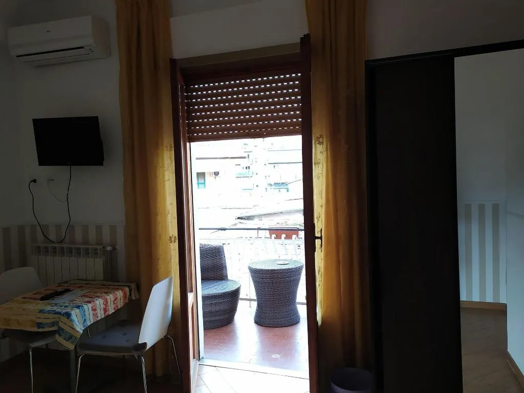 Room, Casa Celeste, Rome