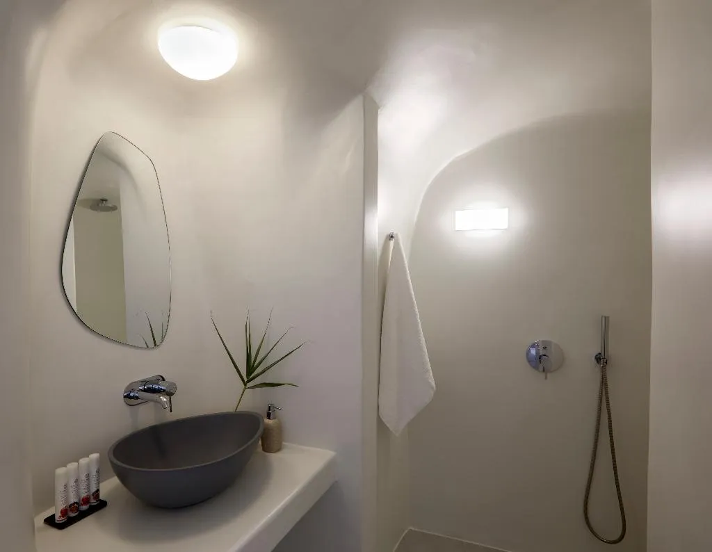 CAVE EXECUTIVE ONE BEDROOM Room, Elysian Santorini, Santorini