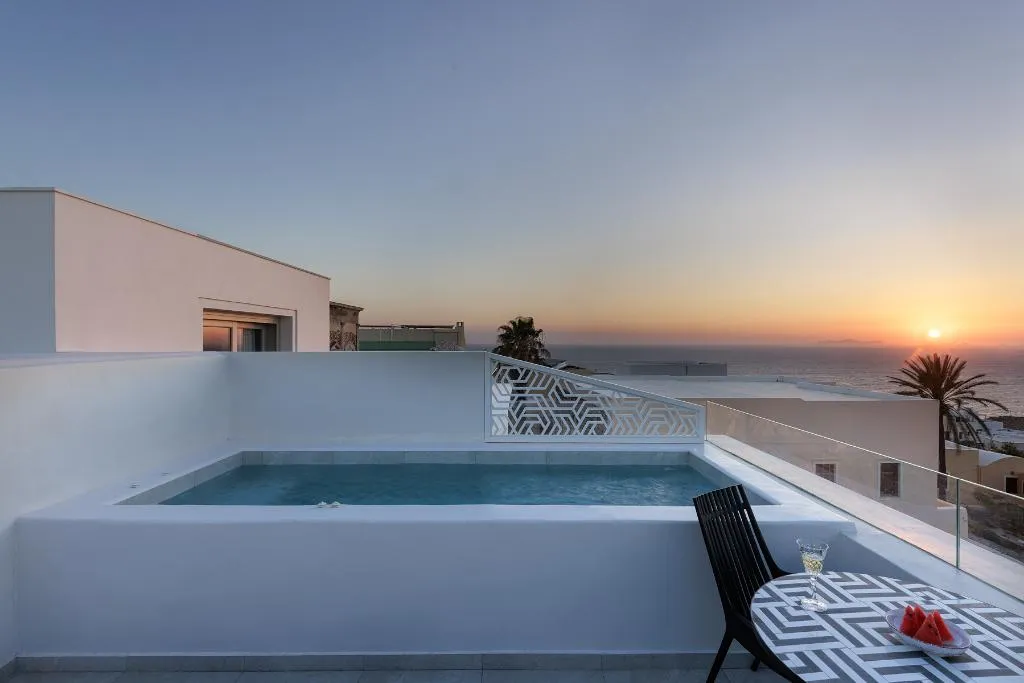 SUITE OCEAN VIEW HONEYMOON Room, La Madeleine Oia, Santorini