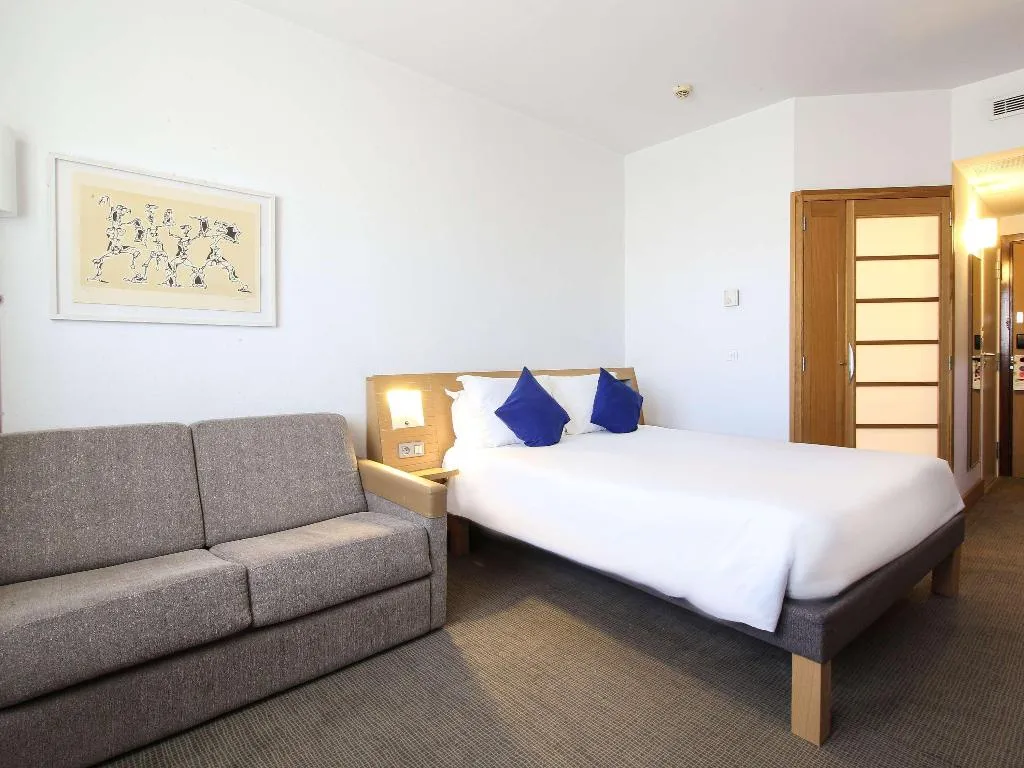DOUBLE ECONOMY Room, Novotel Tunis, Tunisia