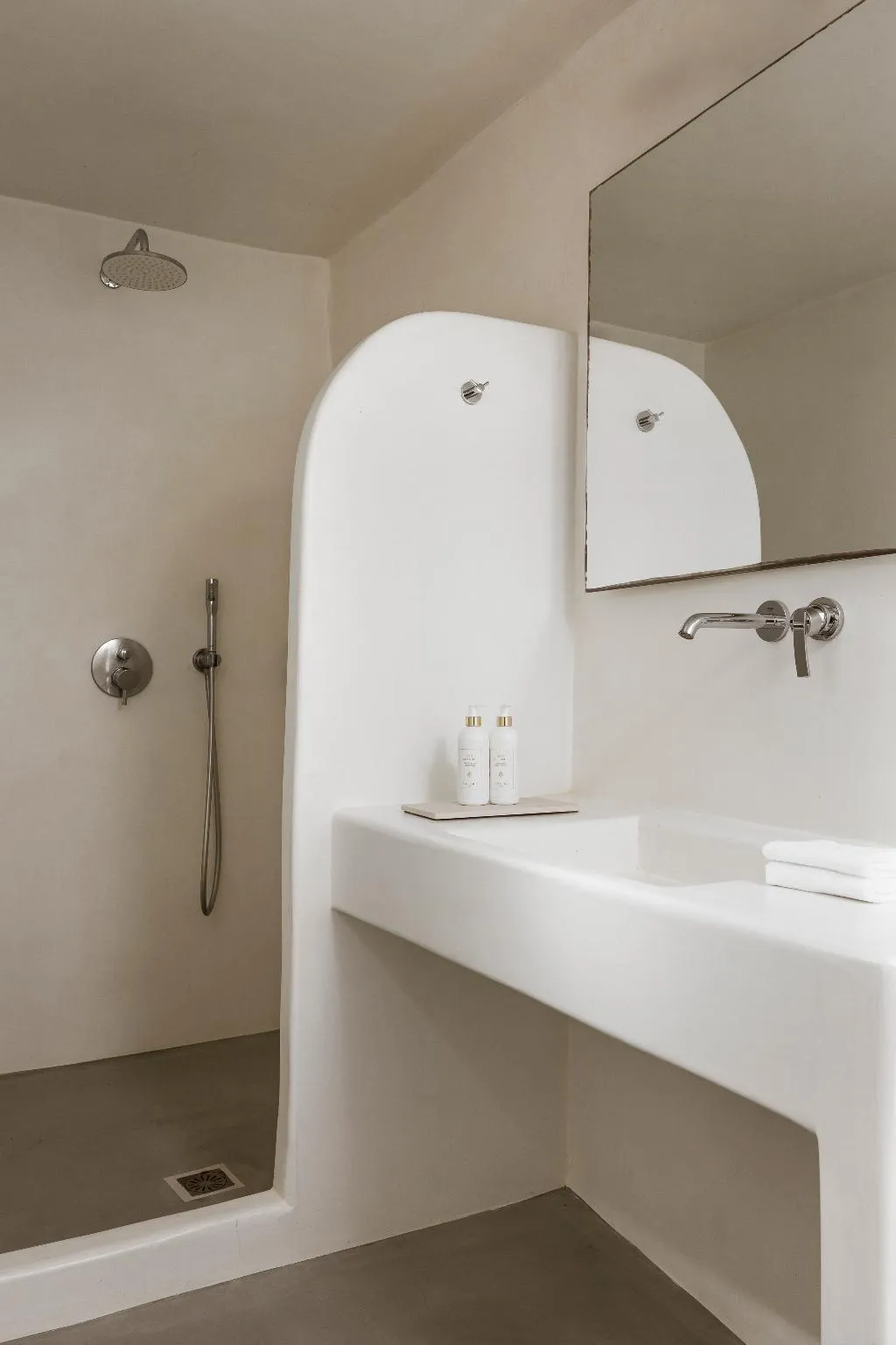 SUITE ONE BEDROOM ONE BATHROOM Room, Aqua Luxury Suites, Santorini