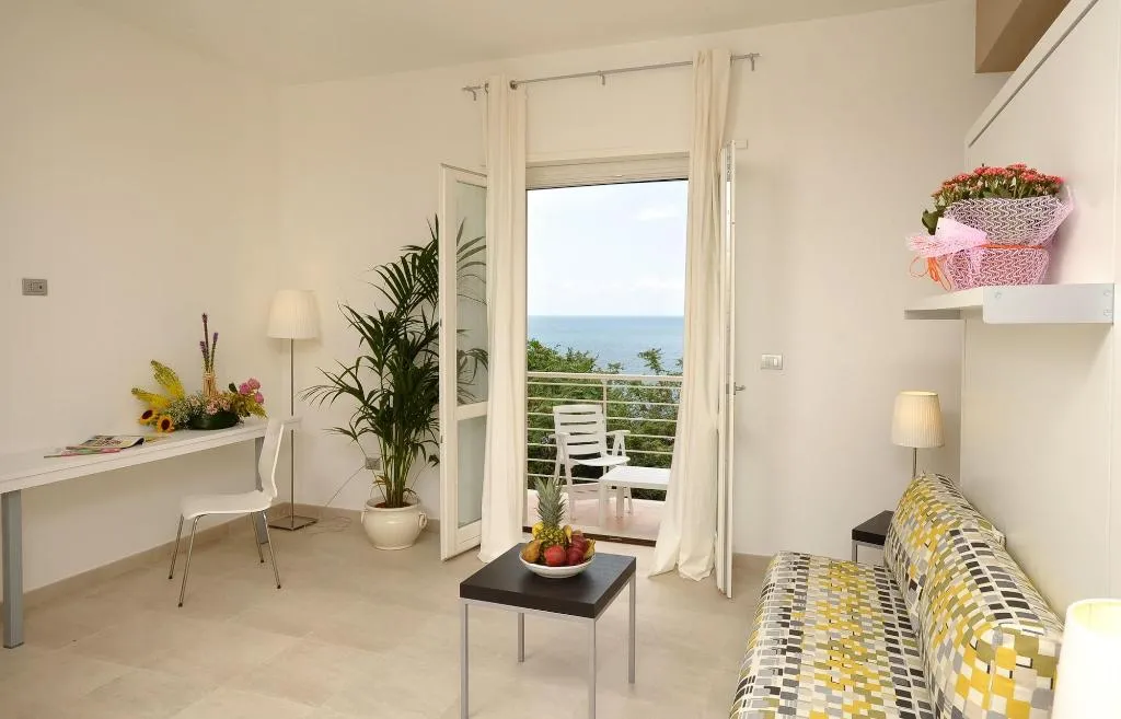 Room, Residence La Dolce Vita, Naples