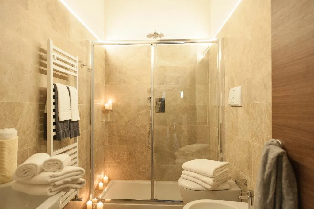 APARTMENT ONE BEDROOM ONE BATHROOM Room, Florence Art Apartments, Florence