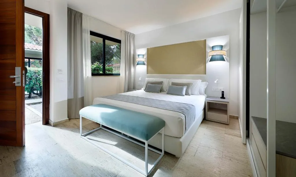 FAMILY ROOM STANDARD Room, Grand Palladium Sicilia Resort & Spa, Palermo