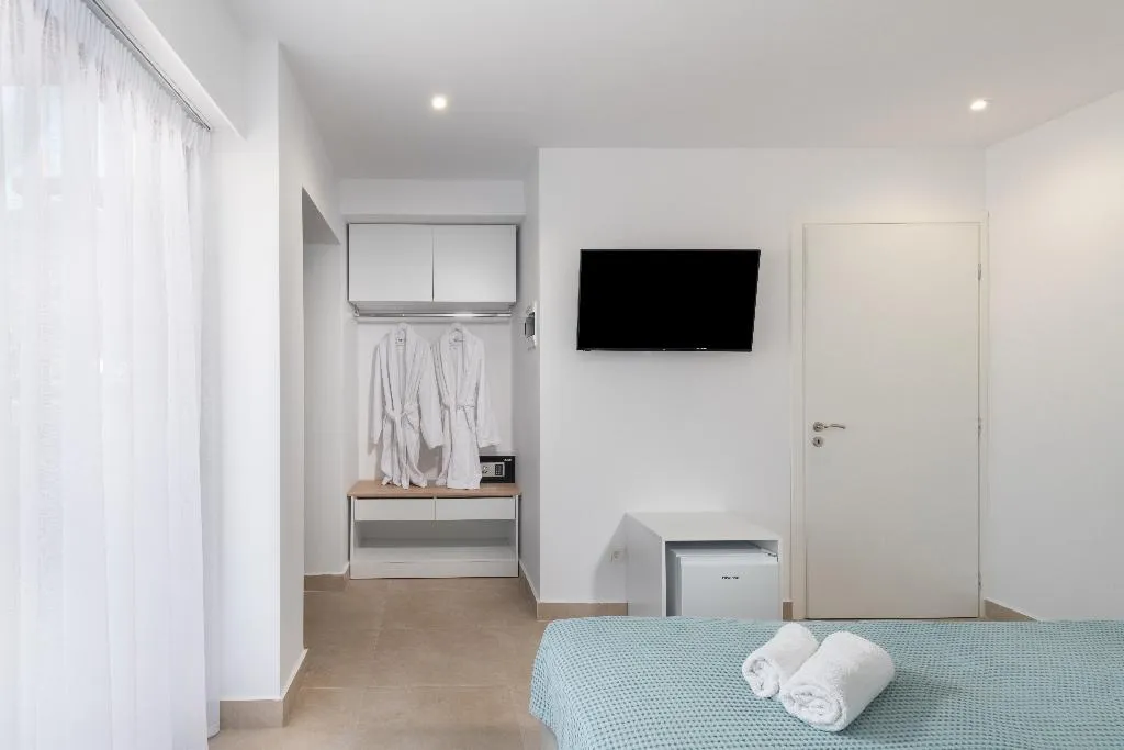 DOUBLE SUPERIOR WITH BALCONY Room, Golden Bee Lifestyle Hotel, Crete