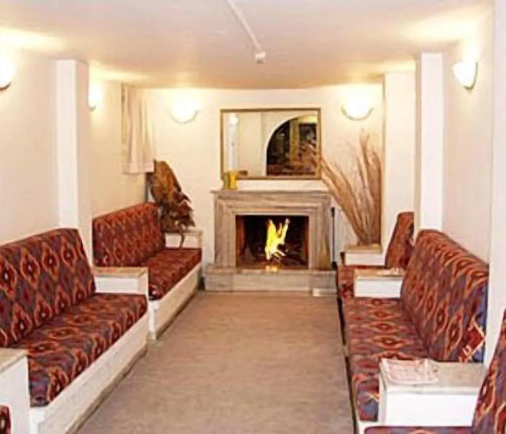 Lobby, Ilis, Kalamata