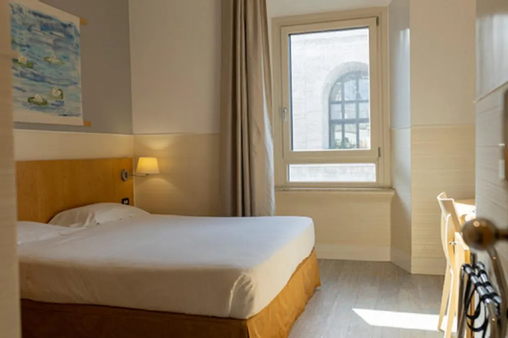 Double or Twin STANDARD Room, Hotel Aphrodite, Rome