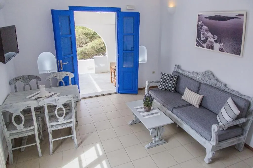 Room, Cultural House, Santorini