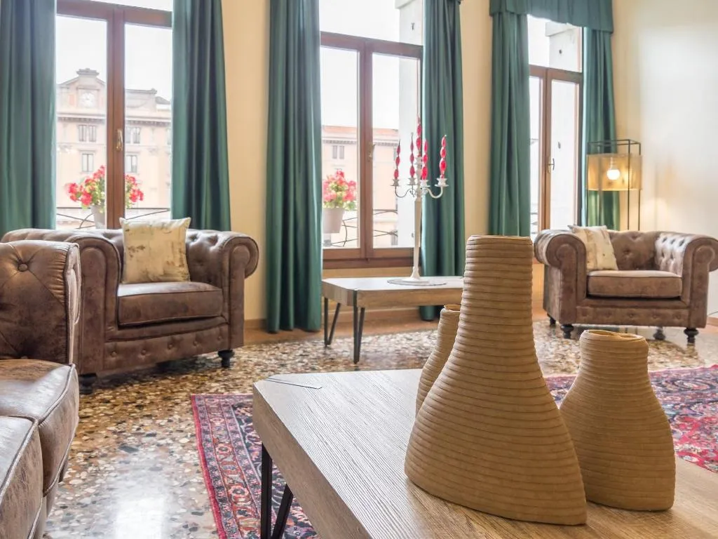 Bar, Grand Canal Suites, Venice