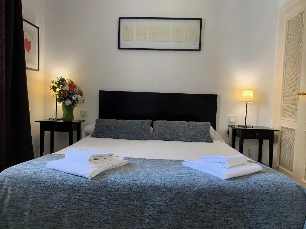 APARTMENT CAPACITY 4 TWO BEDROOMS Room, Aloha Gardens, Costa Del Sol