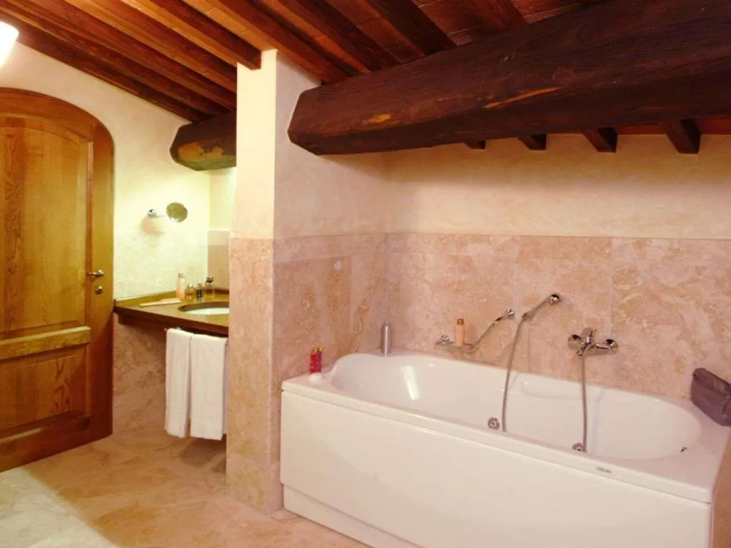 Room, Palazzo San Niccolo, Florence