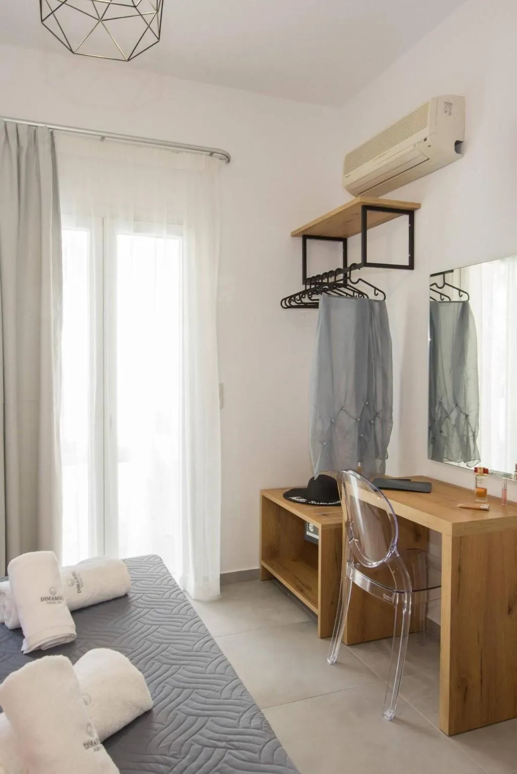 Room, Ria, Crete
