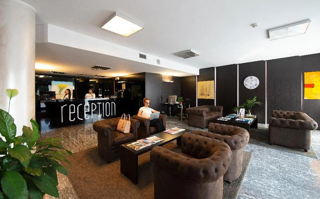 Lobby, D120, Milan