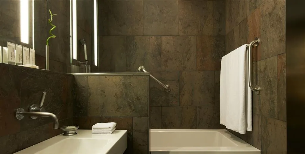 Room, Le Meridien Barcelona, Barcelona
