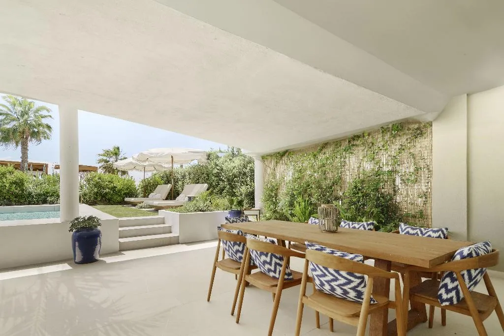 SUITE BEACH FRONT WITH PRIVATE POOL Room, METT Marbella – Estepona, Costa Del Sol