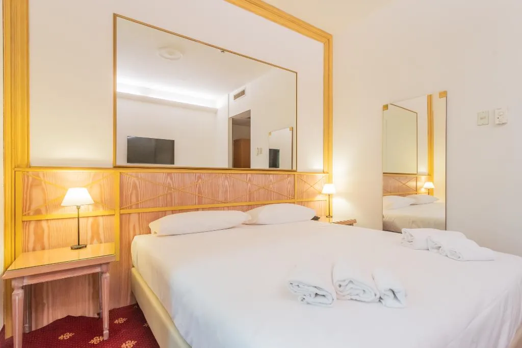 TRIPLE STANDARD Room, Polo, Milan