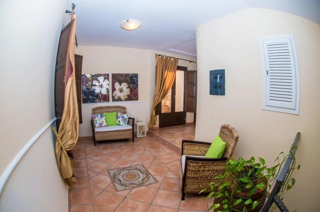 Lobby, Villamirella, Naples