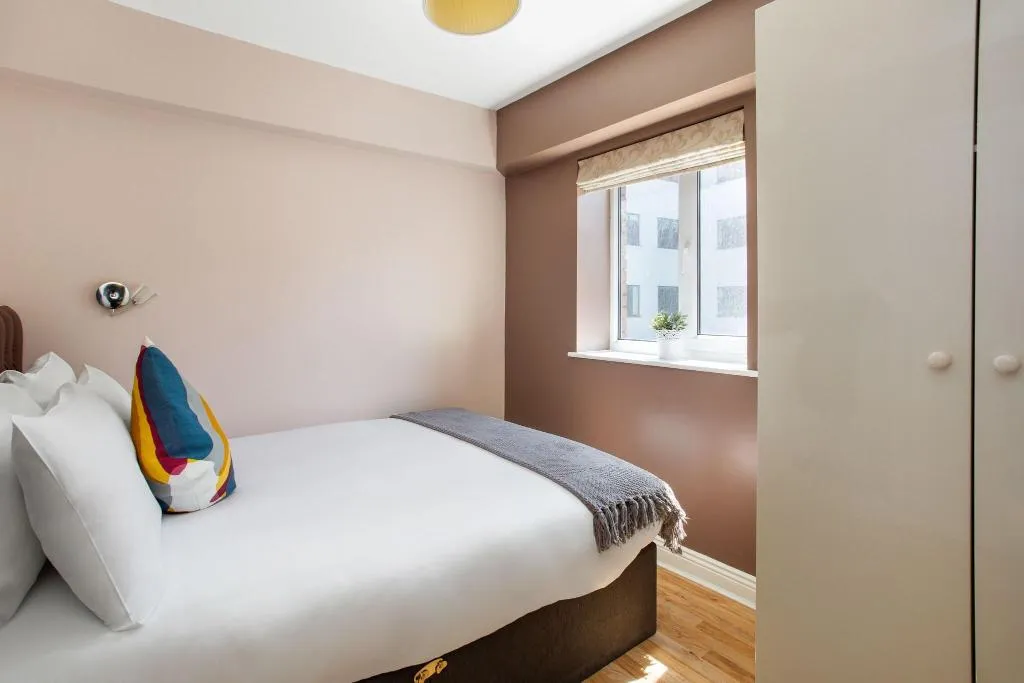 APARTMENT CAPACITY 6 Room, Drury Court Hotel, Dublin