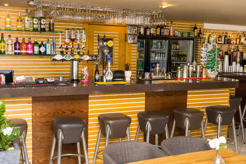 Bar, Alecos Hotel Apts, Cyprus