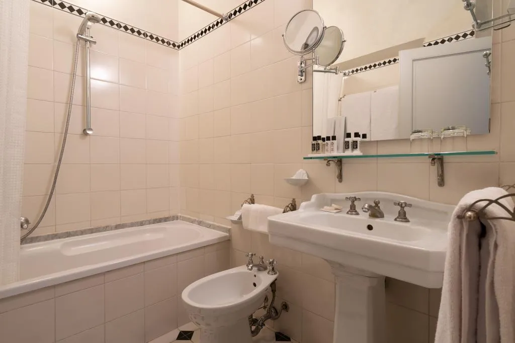 SUITE CLASSIC Room, Loggiato Dei Serviti, Florence
