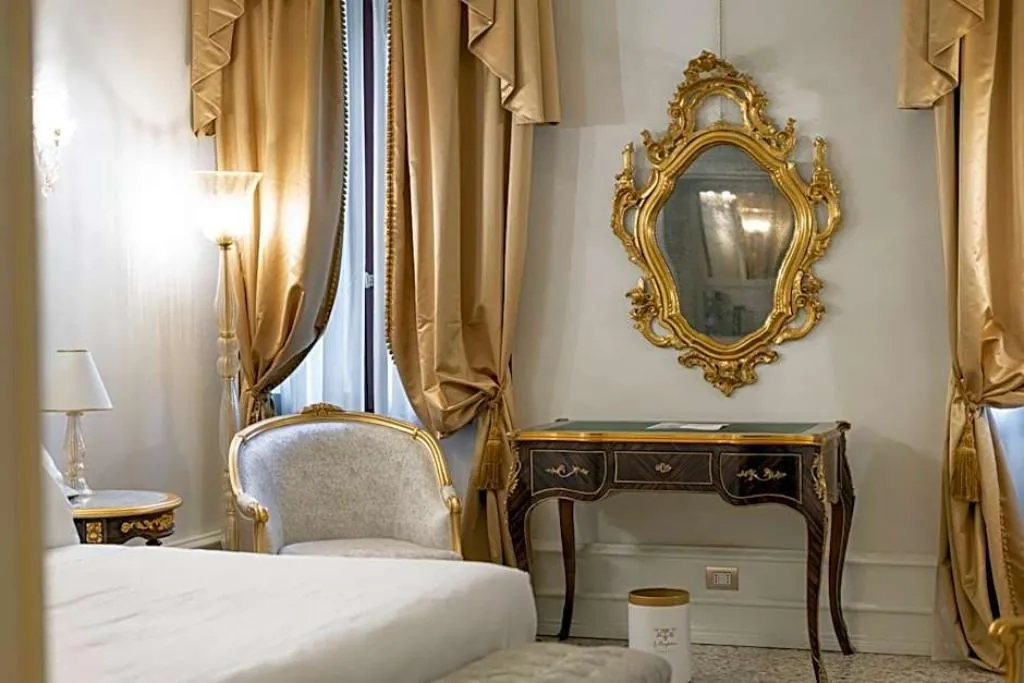 SUITE CLASSIC Room, Cà Bonfadini Historic Experience, Venice