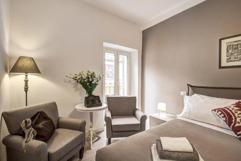 Room, Orange Suites, Rome