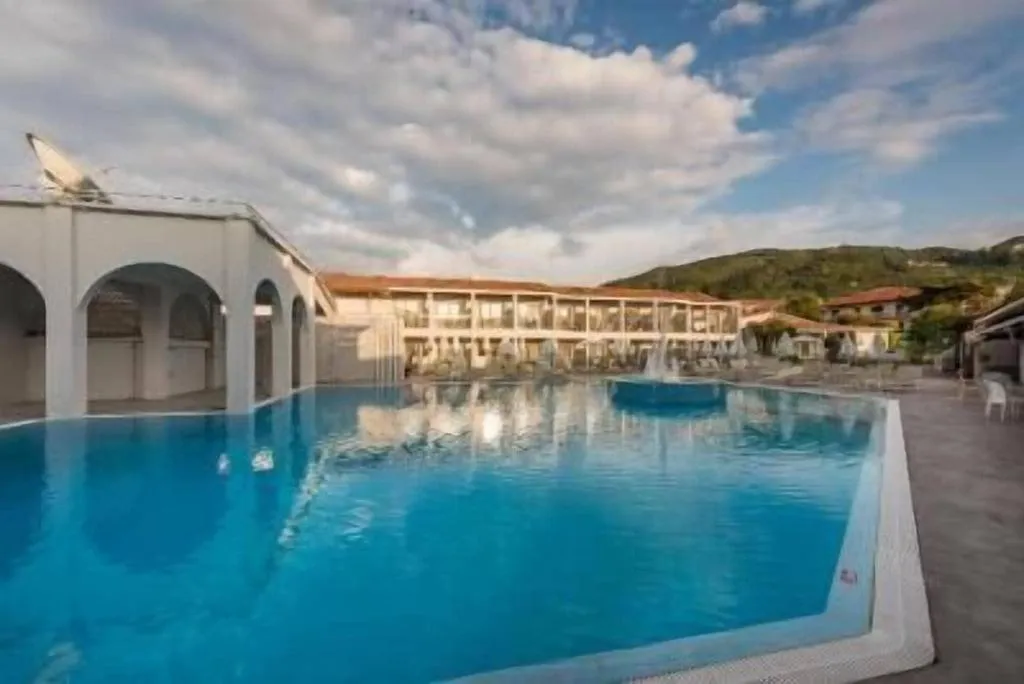 Sports and Entertainment, Papillon, Zante
