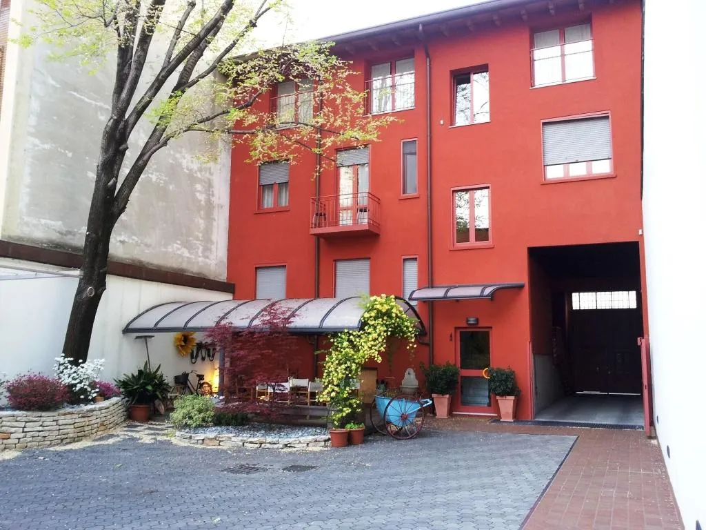 General view, Il Girasole, Milan