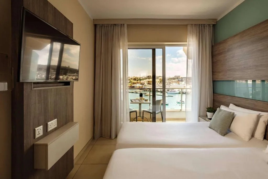 Double or Twin SEA VIEW Room, Hotel 115 The Strand Hotel and Suites, Malta