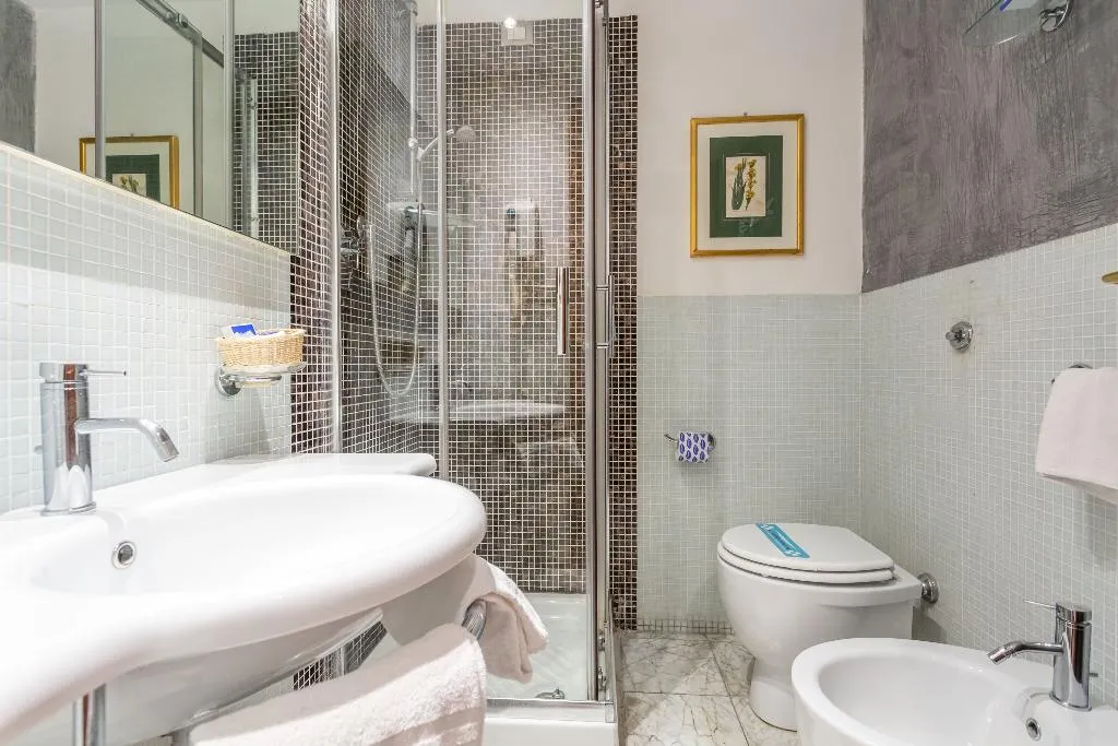 QUADRUPLE STANDARD Room, Medici, Rome