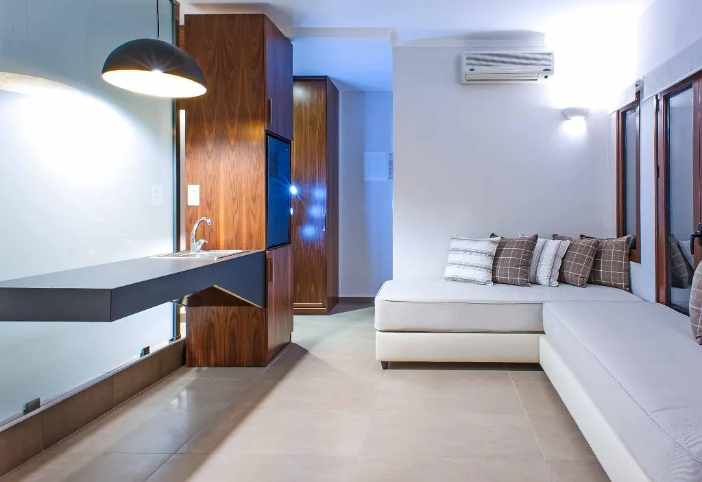 JUNIOR SUITE CLASSIC Room, Frideriki Studios & Apartments, Crete