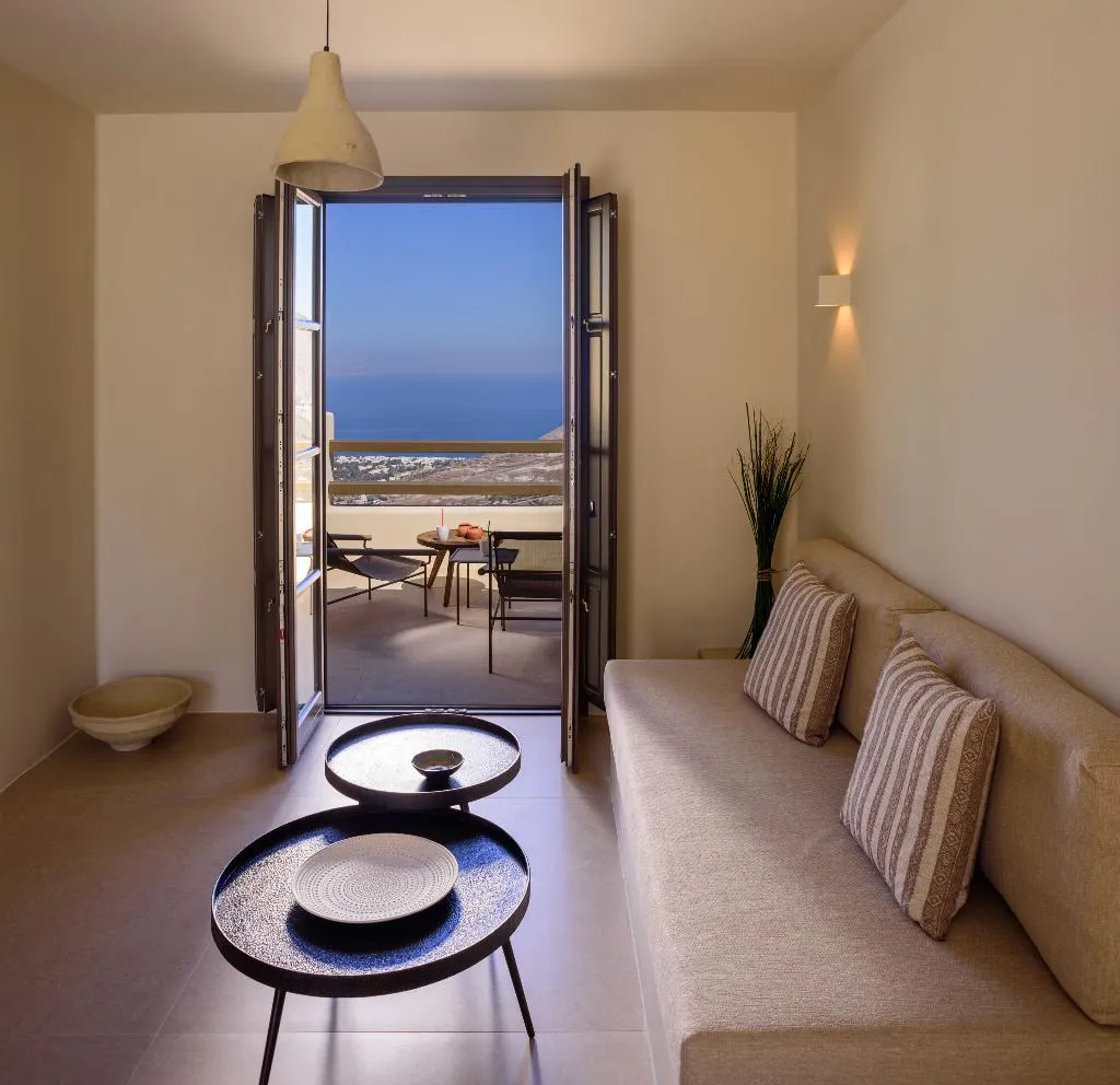 SUITE WITH JACUZZI Room, Elessa Hotel, Santorini
