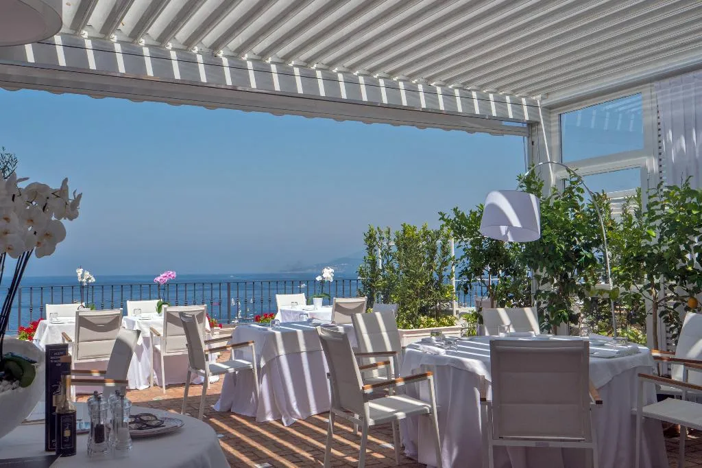 Restaurant, Relais Maresca Luxury Small Hotel, Naples