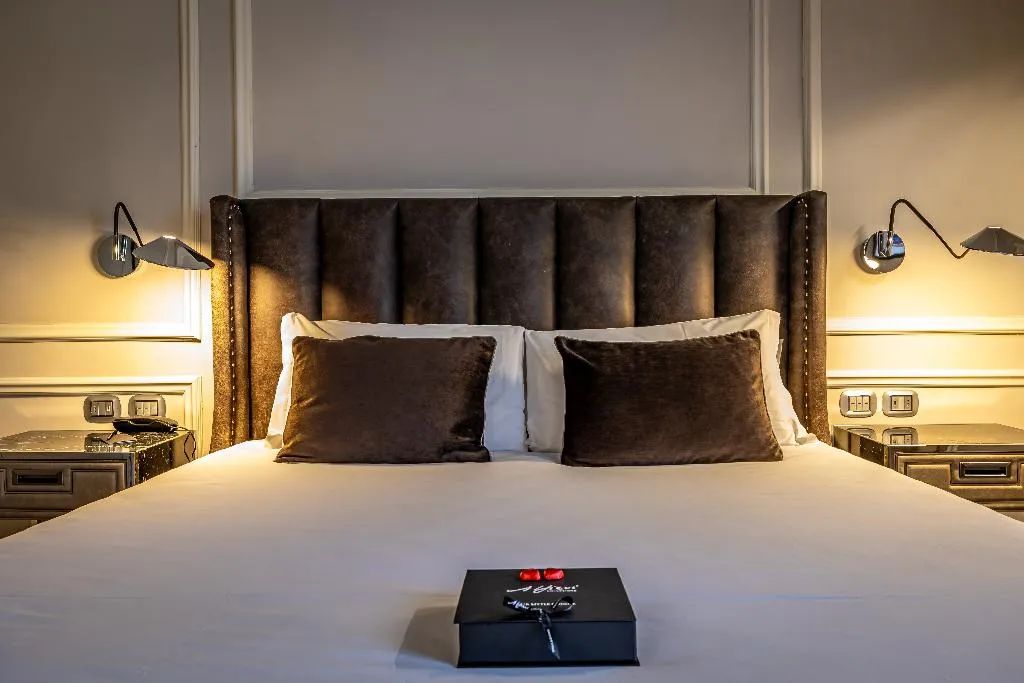 DOUBLE SUPERIOR Room, Palazzo Alfieri, Florence