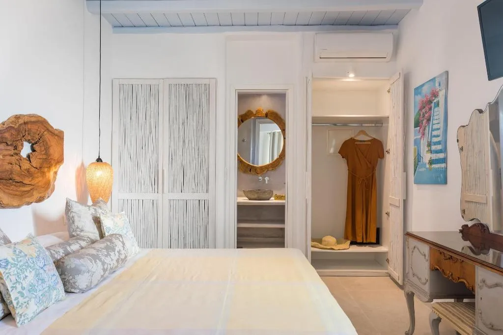 Room DELUXE ONE BED Room, Villa Konstantin Rooms & Suites, Mykonos