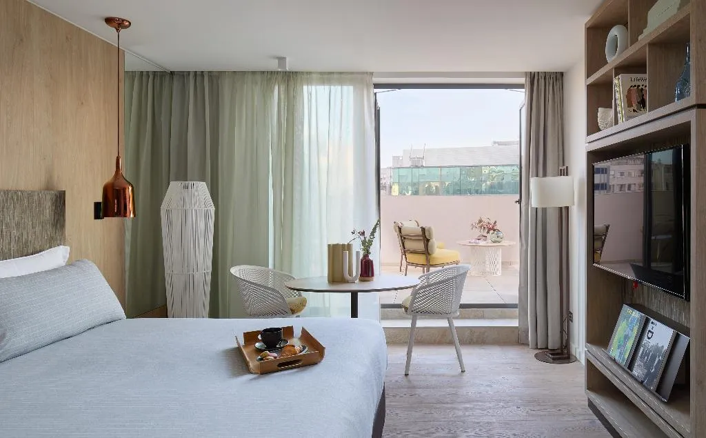 Room SUPERIOR WITH TERRACE Room, ME Barcelona, Barcelona