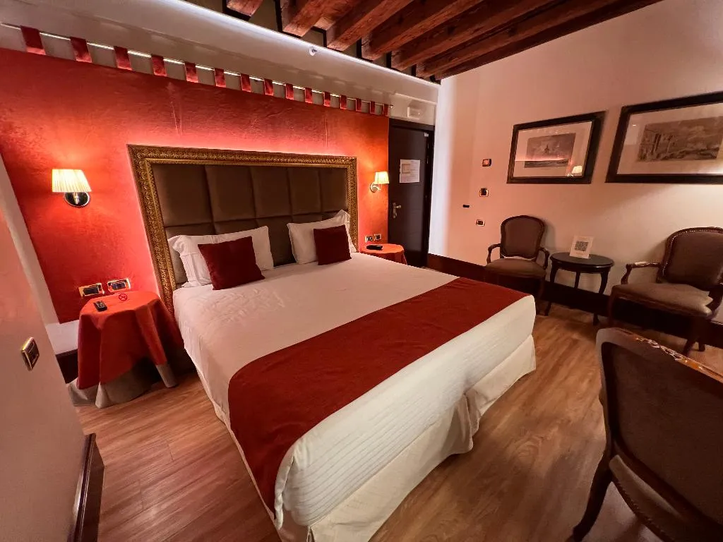 DOUBLE DELUXE Room, Ruzzini Palace, Venice