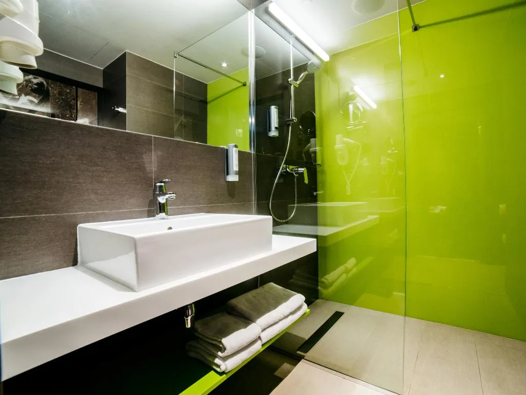 TWIN STANDARD Room, Q Hotel Plus Kraków, Krakow