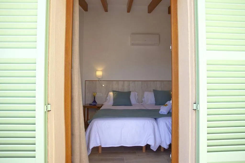 Room, Casal de Petra - Rooms & Pool, Majorca