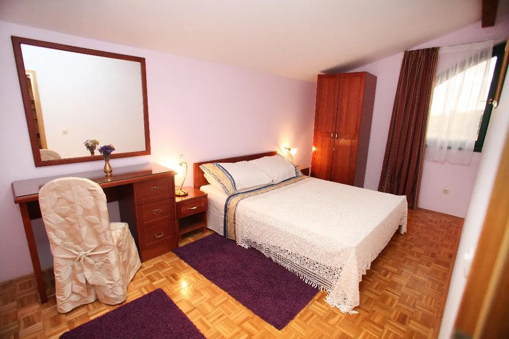 APARTMENT CAPACITY 5 TWO BEDROOMS Room, Villa Rustica Dalmatia, Split