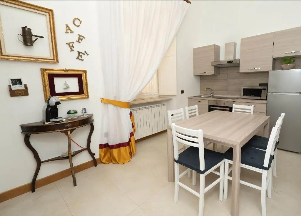 Room, Moon Luxury Rooms & Apartments, Naples