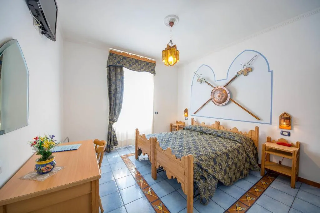 Room, Albergo Riviera, Naples