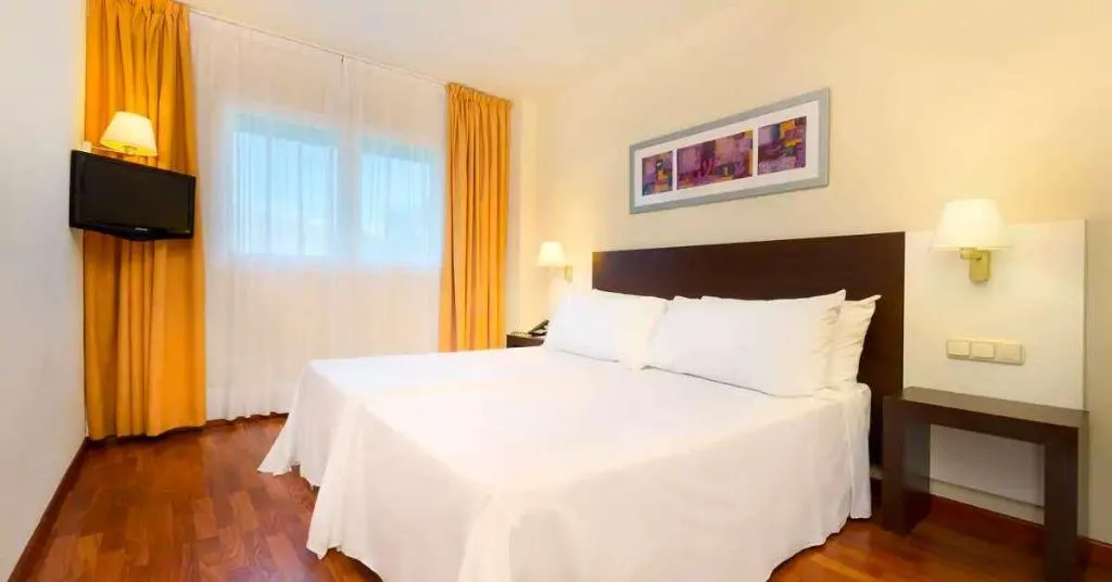 Room, Port Valencia Feria, Valencia