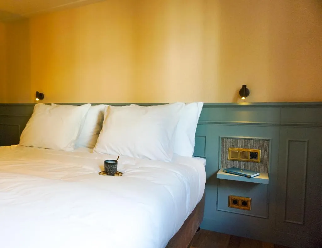 JUNIOR SUITE STANDARD Room, Hotel Mercier, Amsterdam
